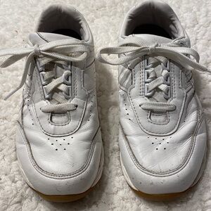 Womens SAS casual leather lace up vented sneakers size 6WW